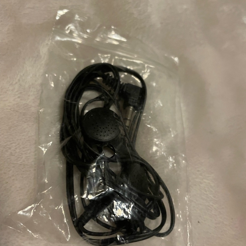 Black Wired Earbuds